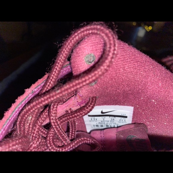 Shoes - Picture 4 of 5